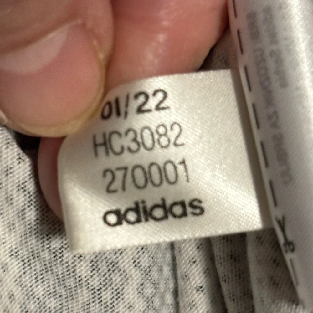 adidas‎ LOVE UNITES DOODLE PRINT TEE (GENDER NEUTRAL) Size M